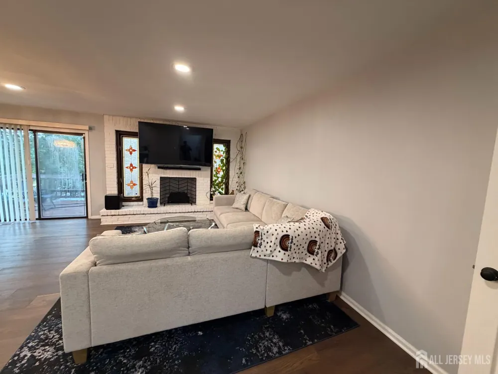 130 Highview Drive Woodbridge Proper, NJ 07095