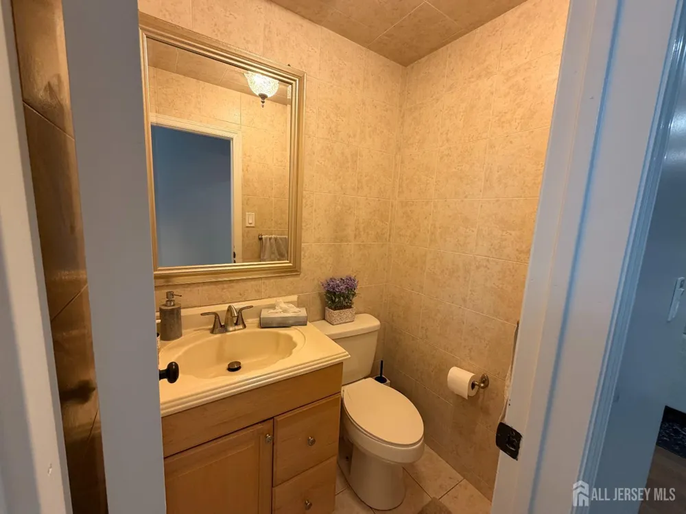 130 Highview Drive Woodbridge Proper, NJ 07095