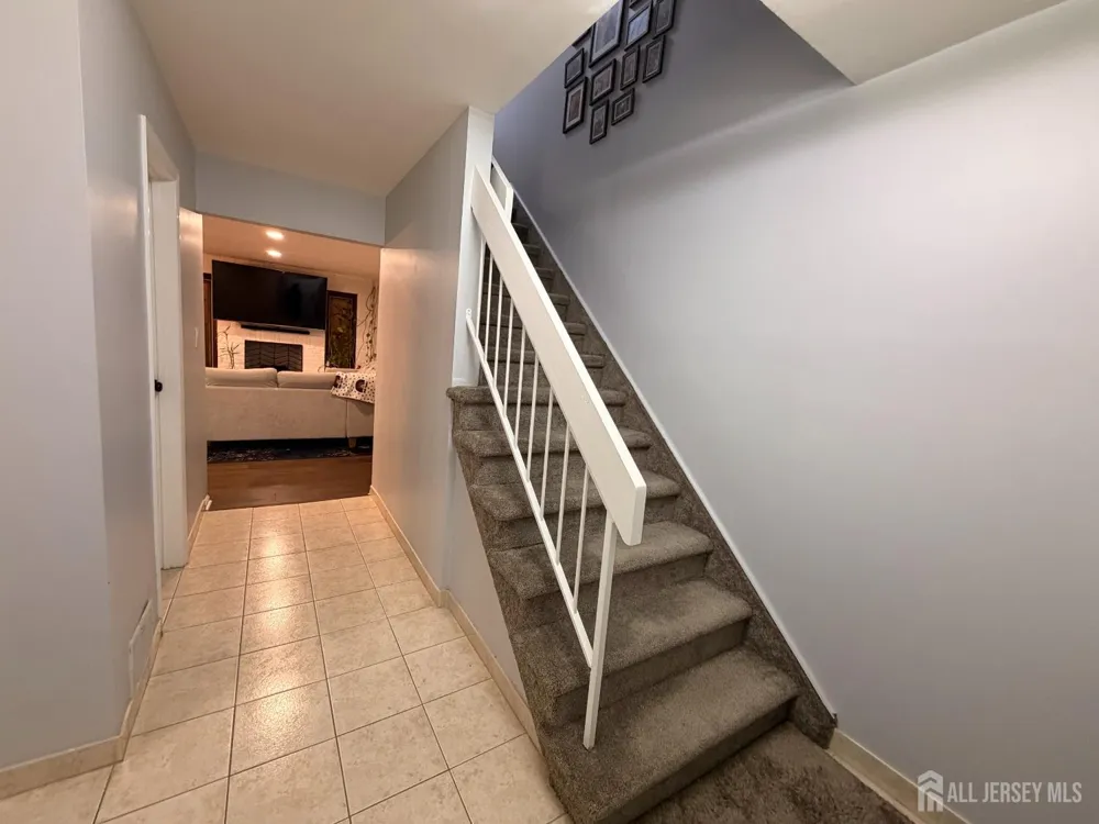 130 Highview Drive Woodbridge Proper, NJ 07095