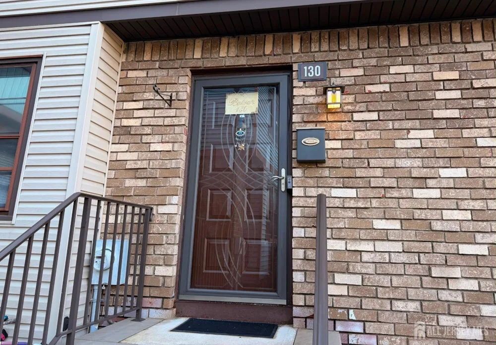 130 Highview Drive Woodbridge Proper, NJ 07095