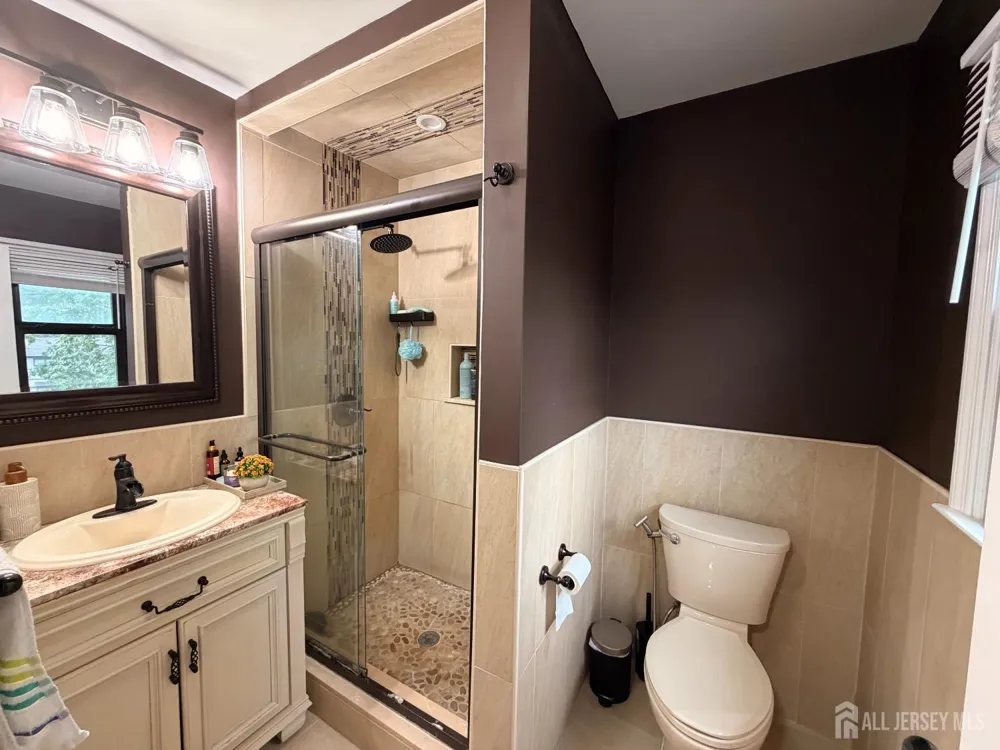 130 Highview Drive Woodbridge Proper, NJ 07095