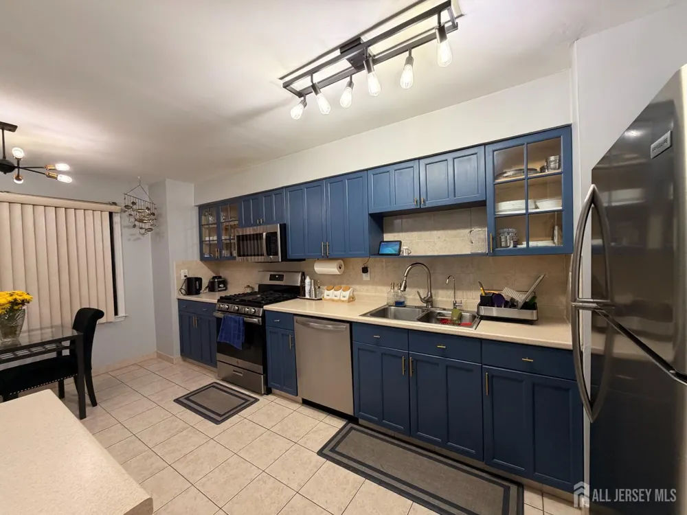 130 Highview Drive Woodbridge Proper, NJ 07095