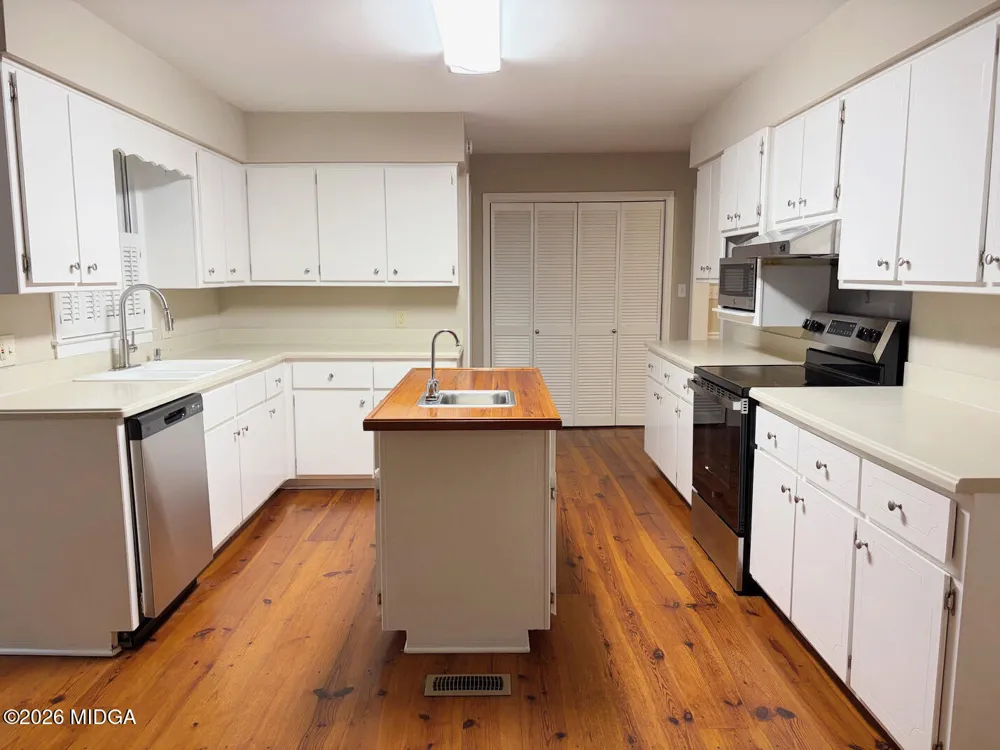 148 Greenbriar Drive Gray, GA 31032