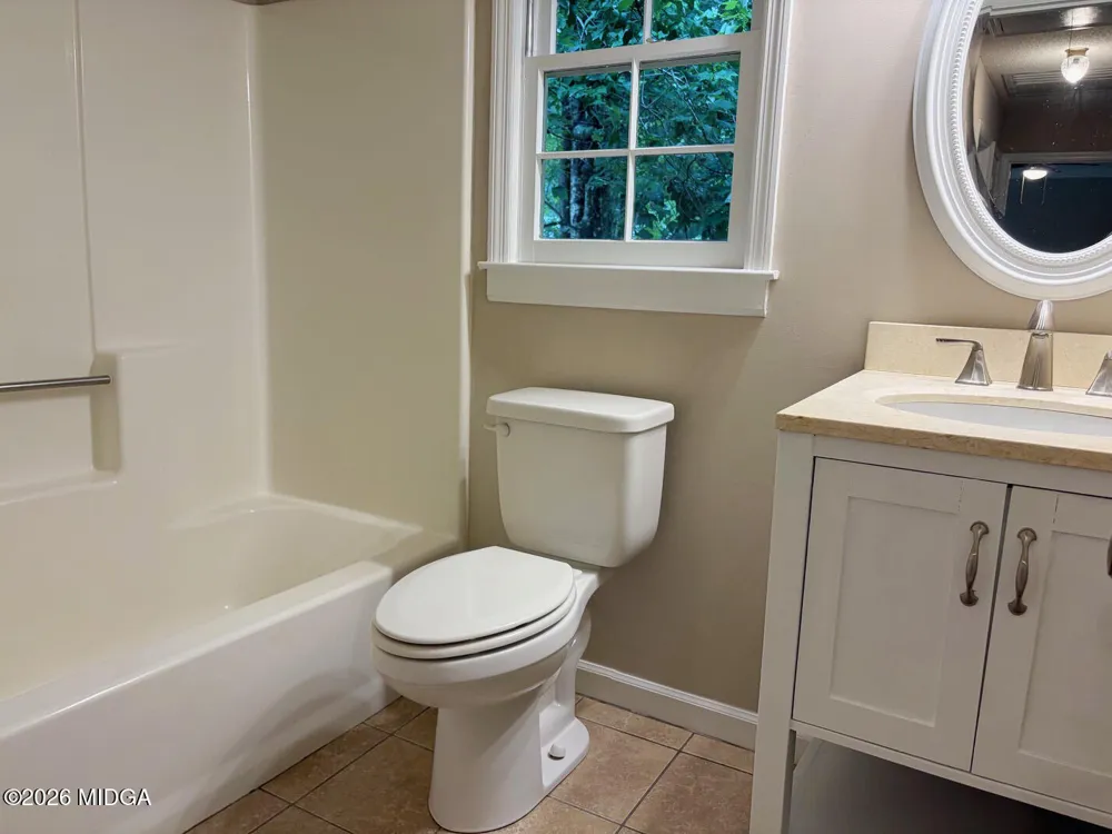 148 Greenbriar Drive Gray, GA 31032