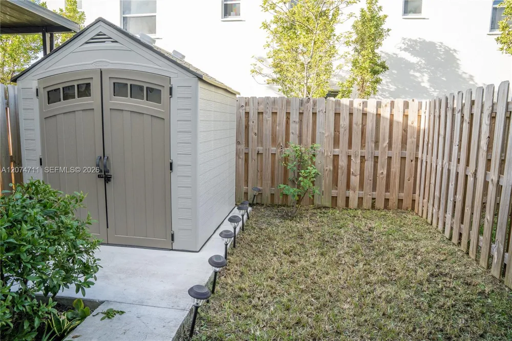 2683 SE 19th St Homestead, FL 33035