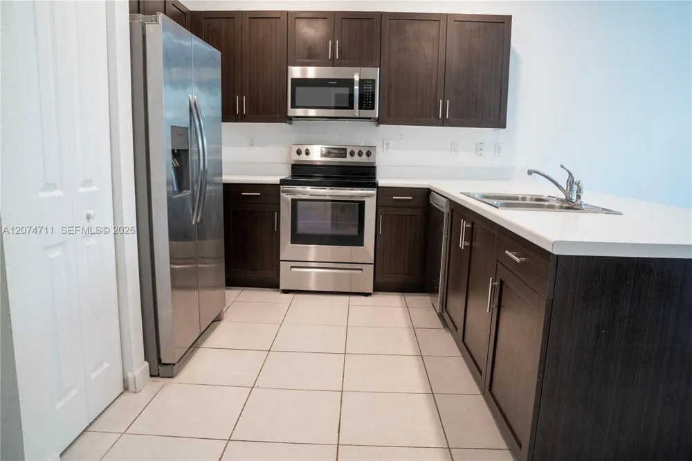 2683 SE 19th St Homestead, FL 33035