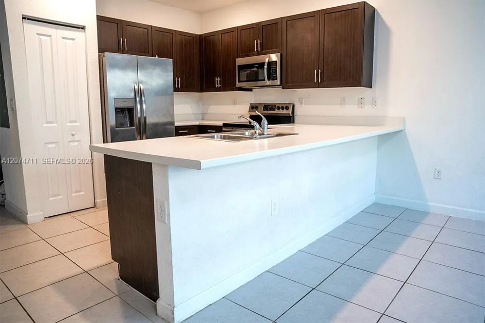 2683 SE 19th St Homestead, FL 33035