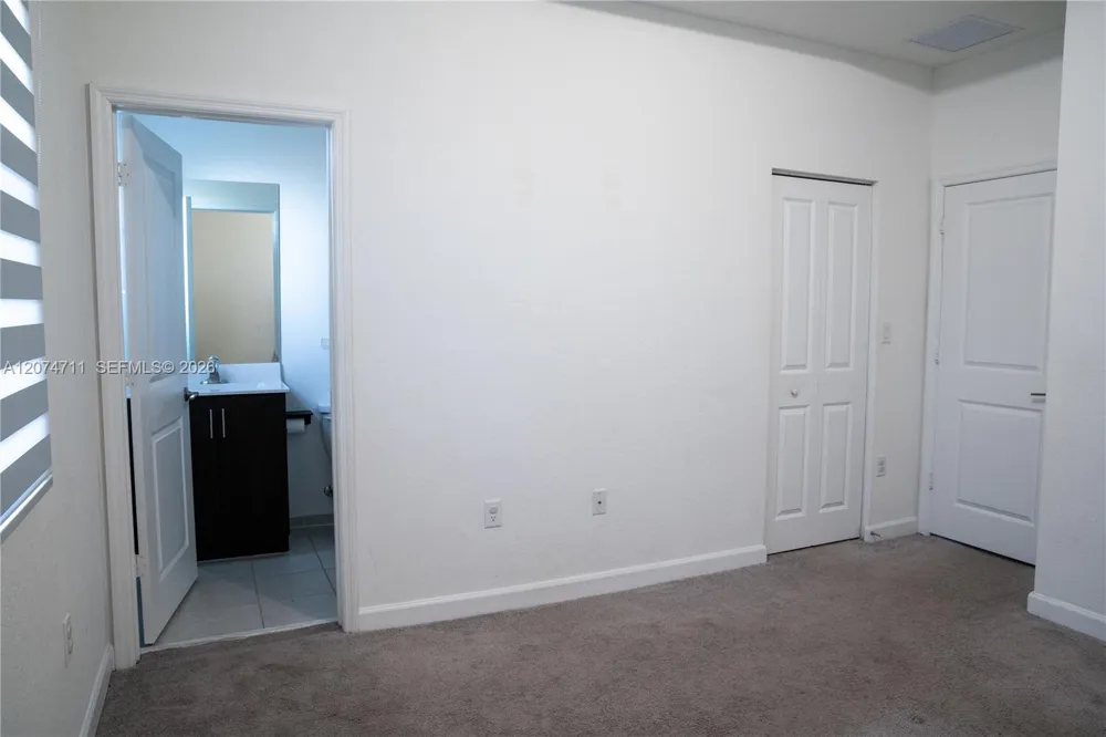 2683 SE 19th St Homestead, FL 33035