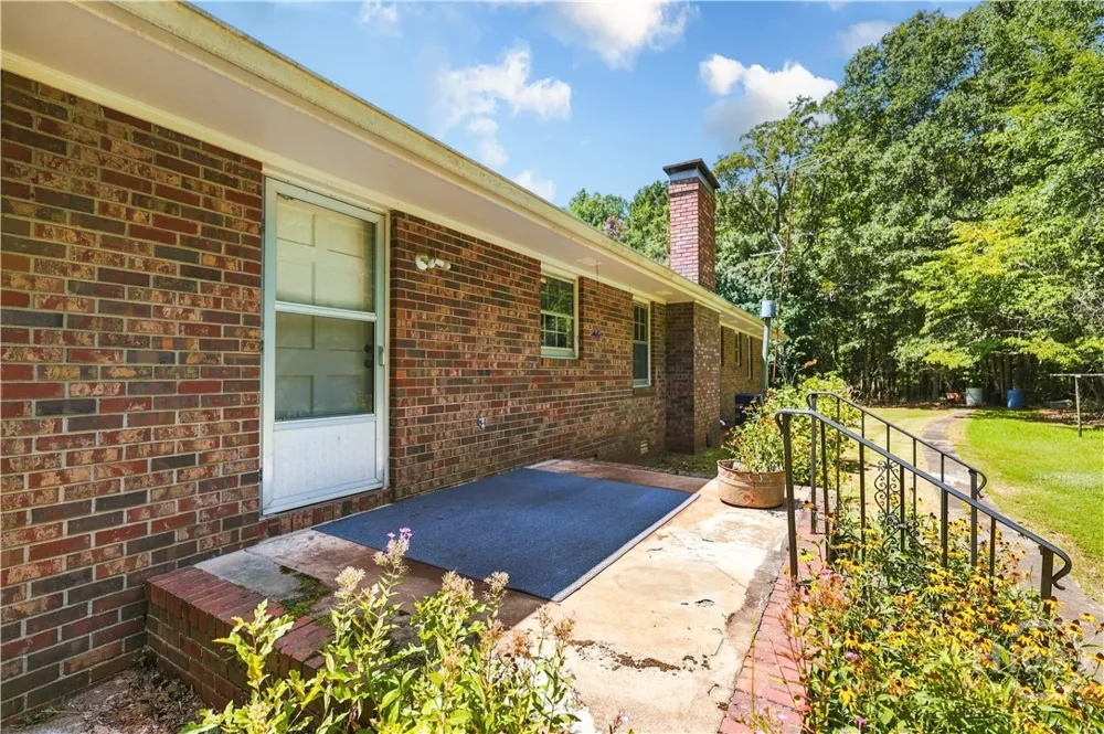 9036 Highway 72 W Hull, GA 30646