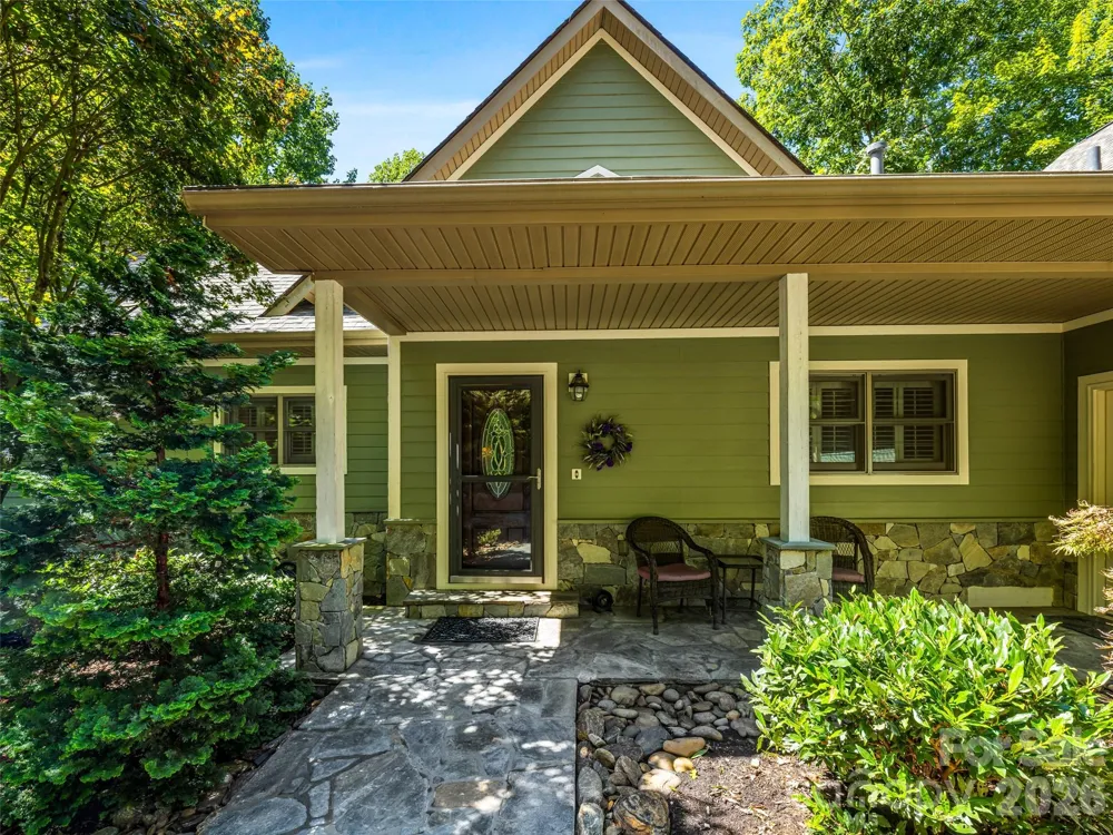 38 Mountain Crest Drive Hendersonville, NC 28739