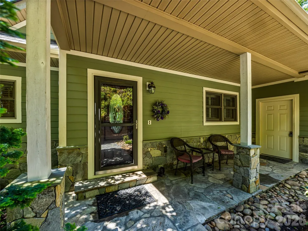 38 Mountain Crest Drive Hendersonville, NC 28739