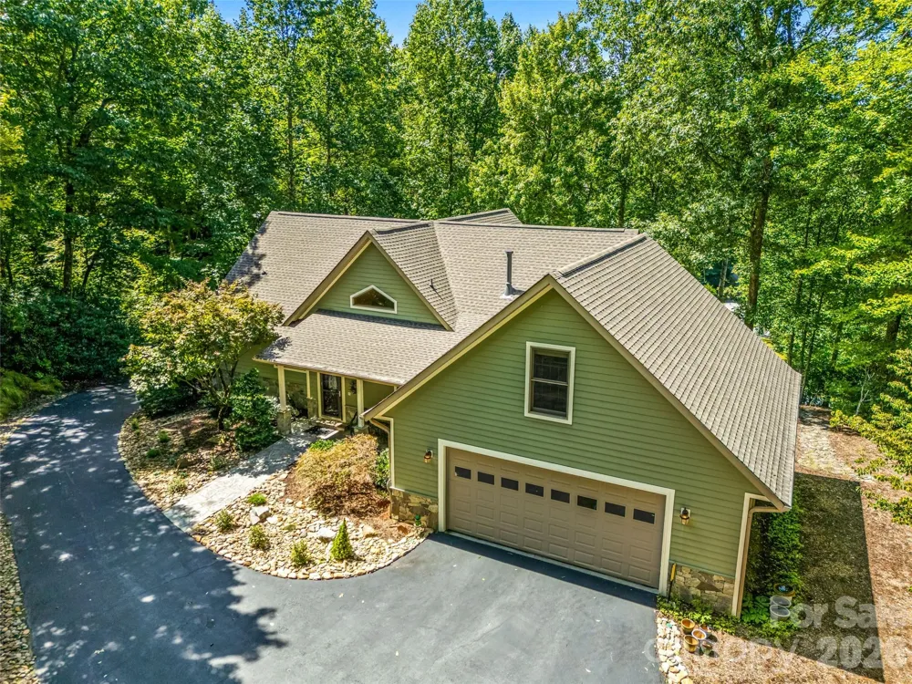 38 Mountain Crest Drive Hendersonville, NC 28739