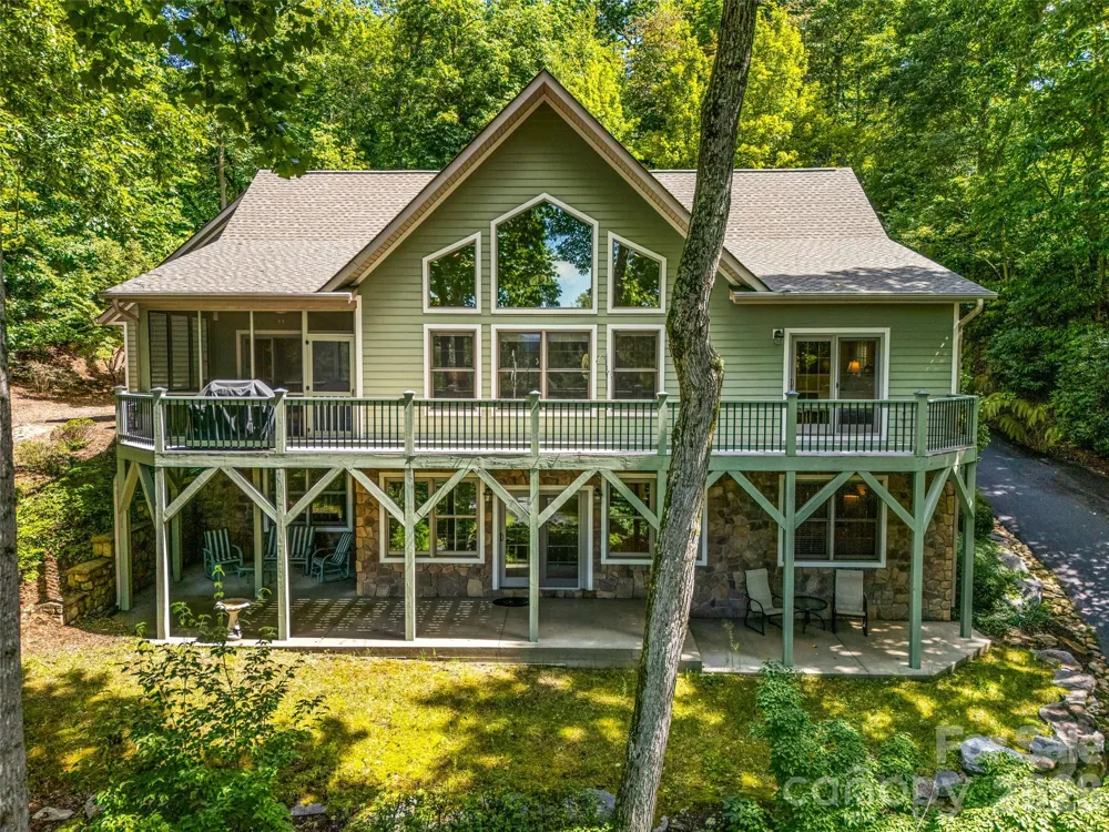 38 Mountain Crest Drive Hendersonville, NC 28739