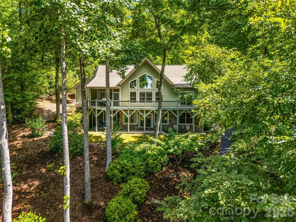 38 Mountain Crest Drive Hendersonville, NC 28739