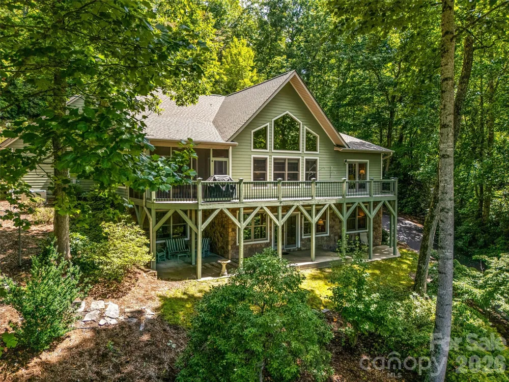 38 Mountain Crest Drive Hendersonville, NC 28739
