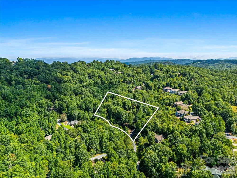 38 Mountain Crest Drive Hendersonville, NC 28739