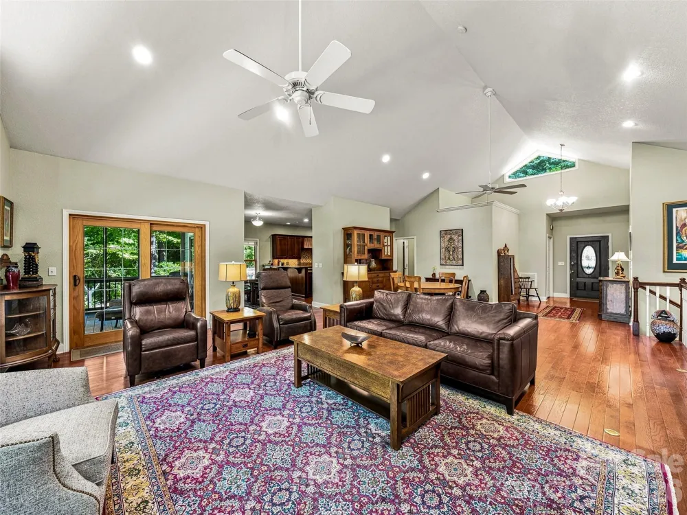 38 Mountain Crest Drive Hendersonville, NC 28739