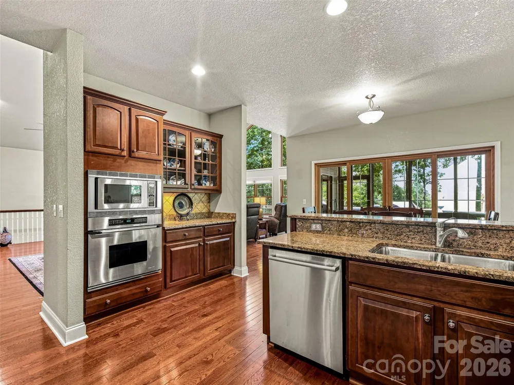 38 Mountain Crest Drive Hendersonville, NC 28739