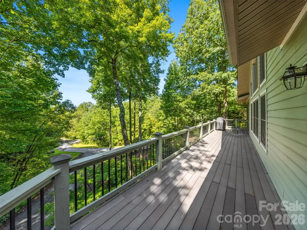 38 Mountain Crest Drive Hendersonville, NC 28739