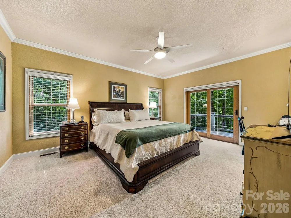 38 Mountain Crest Drive Hendersonville, NC 28739