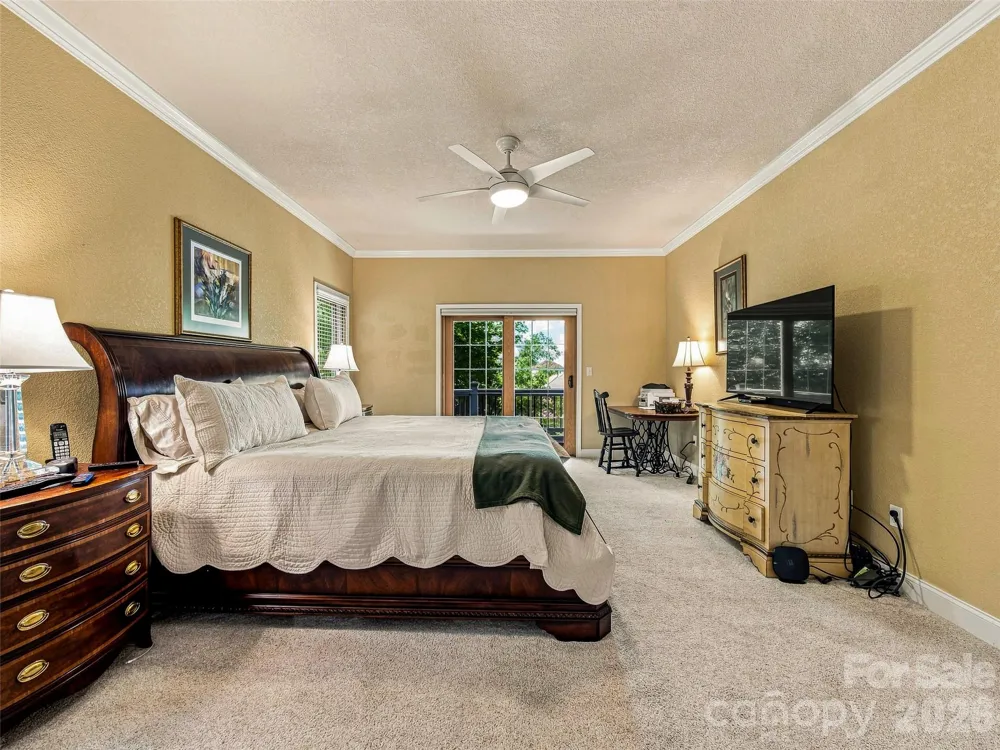 38 Mountain Crest Drive Hendersonville, NC 28739