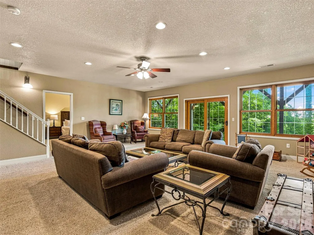 38 Mountain Crest Drive Hendersonville, NC 28739