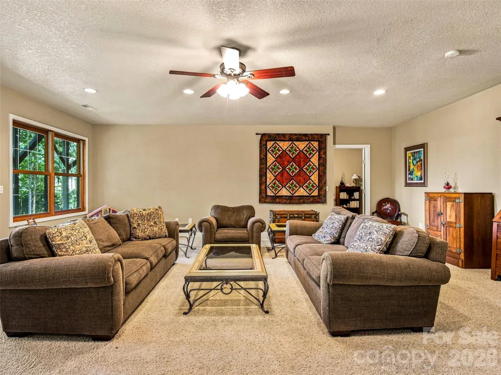 38 Mountain Crest Drive Hendersonville, NC 28739