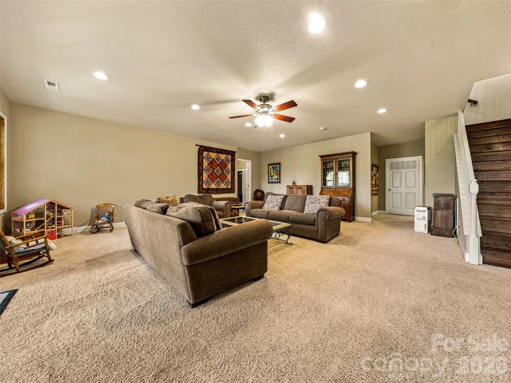 38 Mountain Crest Drive Hendersonville, NC 28739