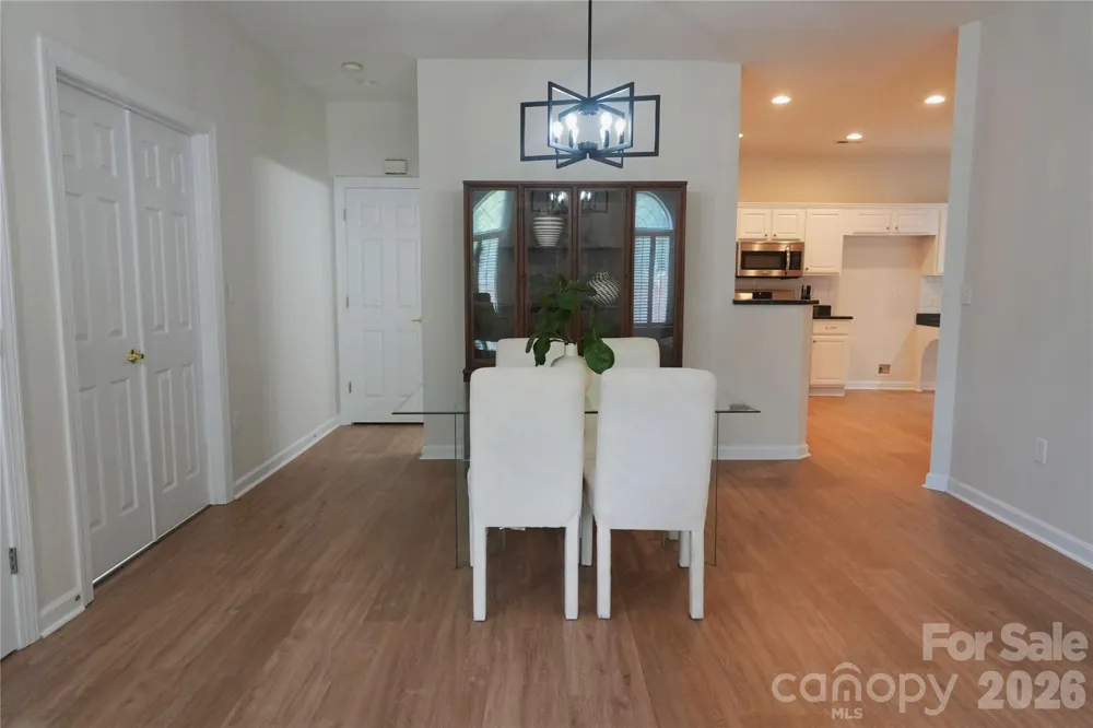 9920 Park Willow Drive Charlotte, NC 28210