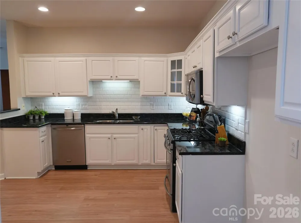 9920 Park Willow Drive Charlotte, NC 28210