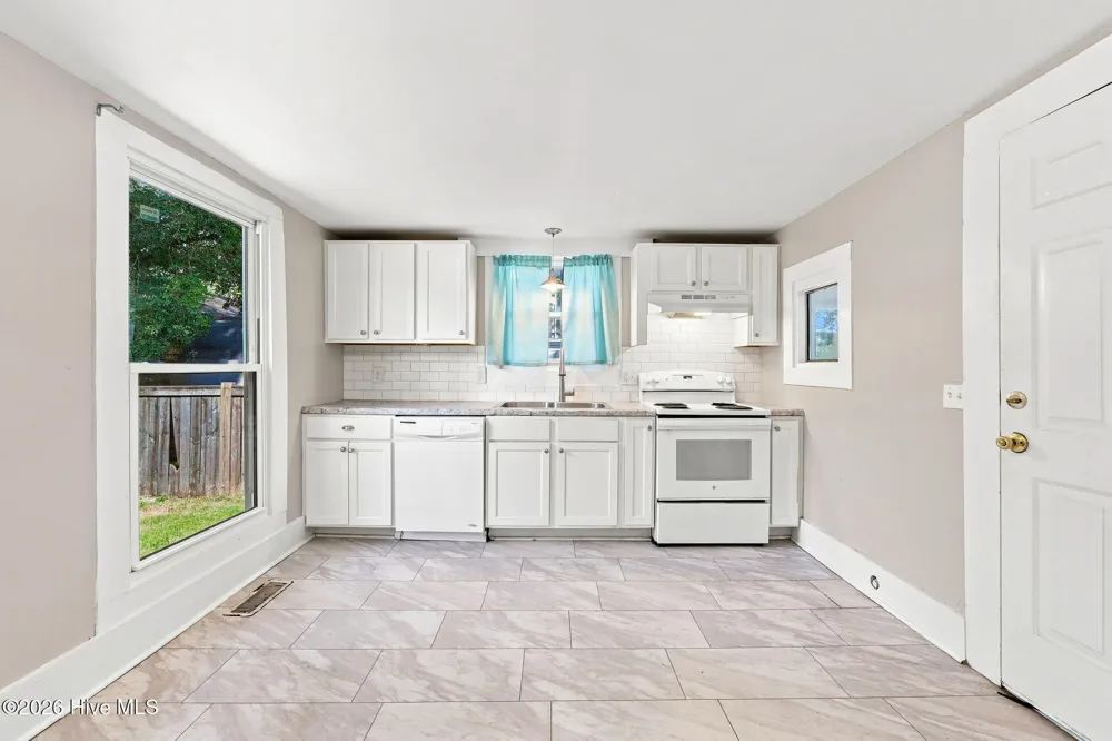 411 Latham Street Greenville, NC 27834