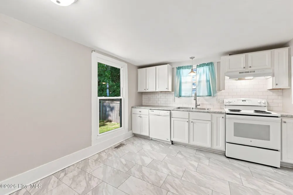411 Latham Street Greenville, NC 27834