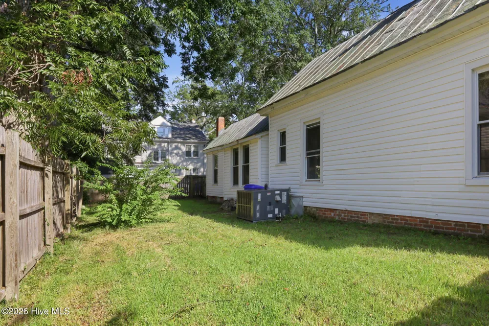 411 Latham Street Greenville, NC 27834