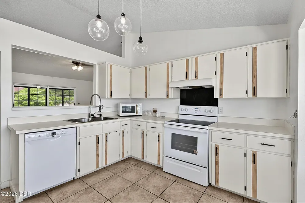 874 Goldcoast Drive Deltona, FL 32725