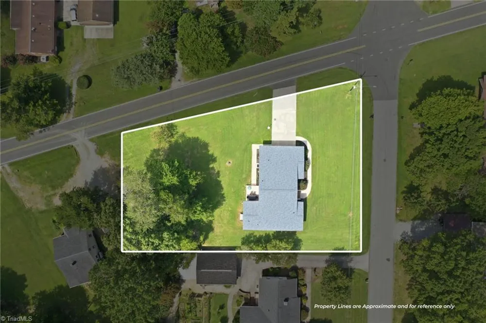 2405 Hillford Drive Burlington, NC 27217
