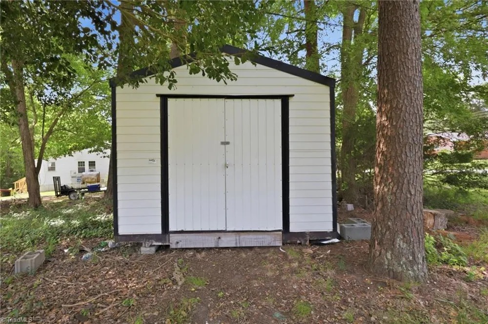 2405 Hillford Drive Burlington, NC 27217