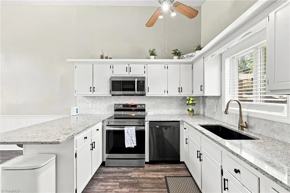2405 Hillford Drive Burlington, NC 27217