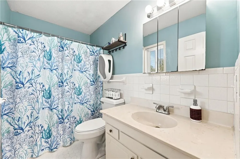 2405 Hillford Drive Burlington, NC 27217