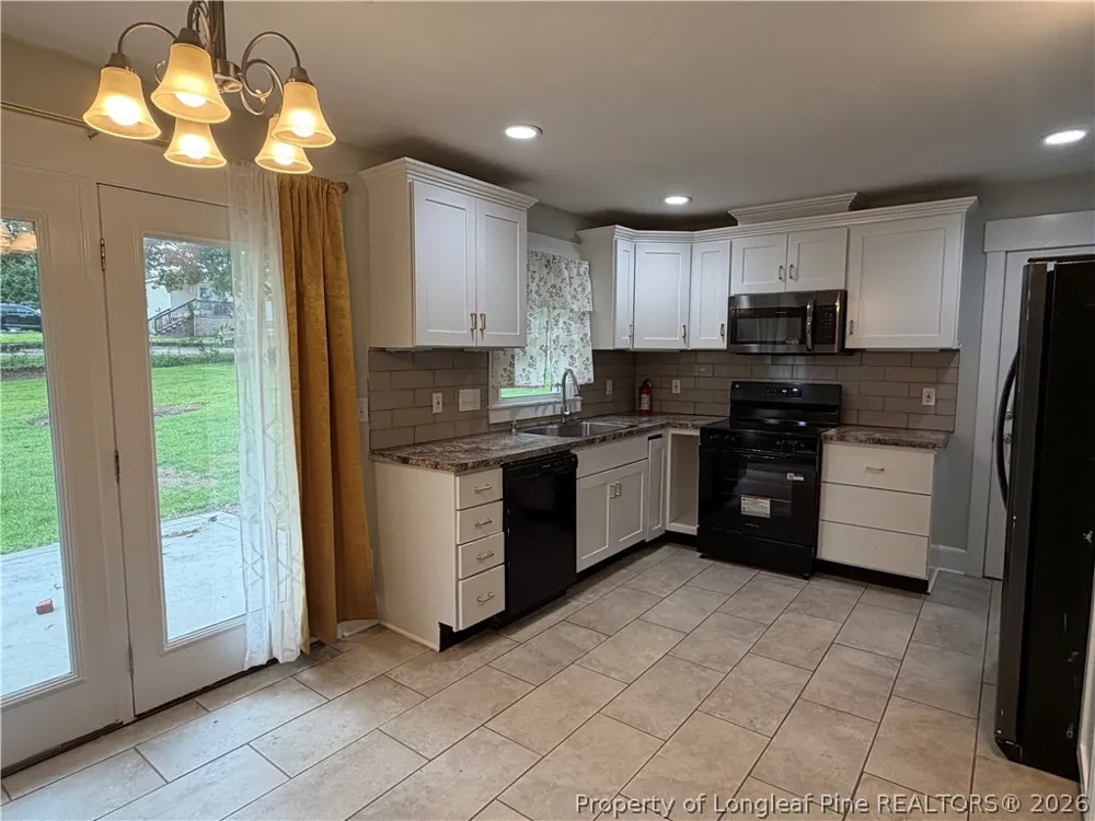 1112 Riverside Circle Spring Lake, NC 28390