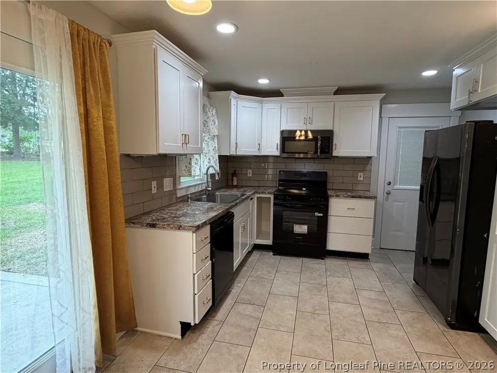 1112 Riverside Circle Spring Lake, NC 28390