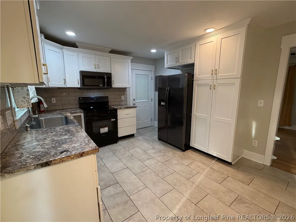 1112 Riverside Circle Spring Lake, NC 28390