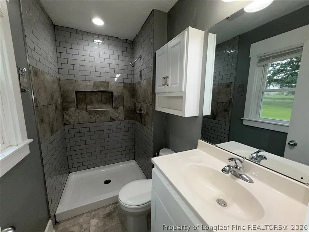 1112 Riverside Circle Spring Lake, NC 28390