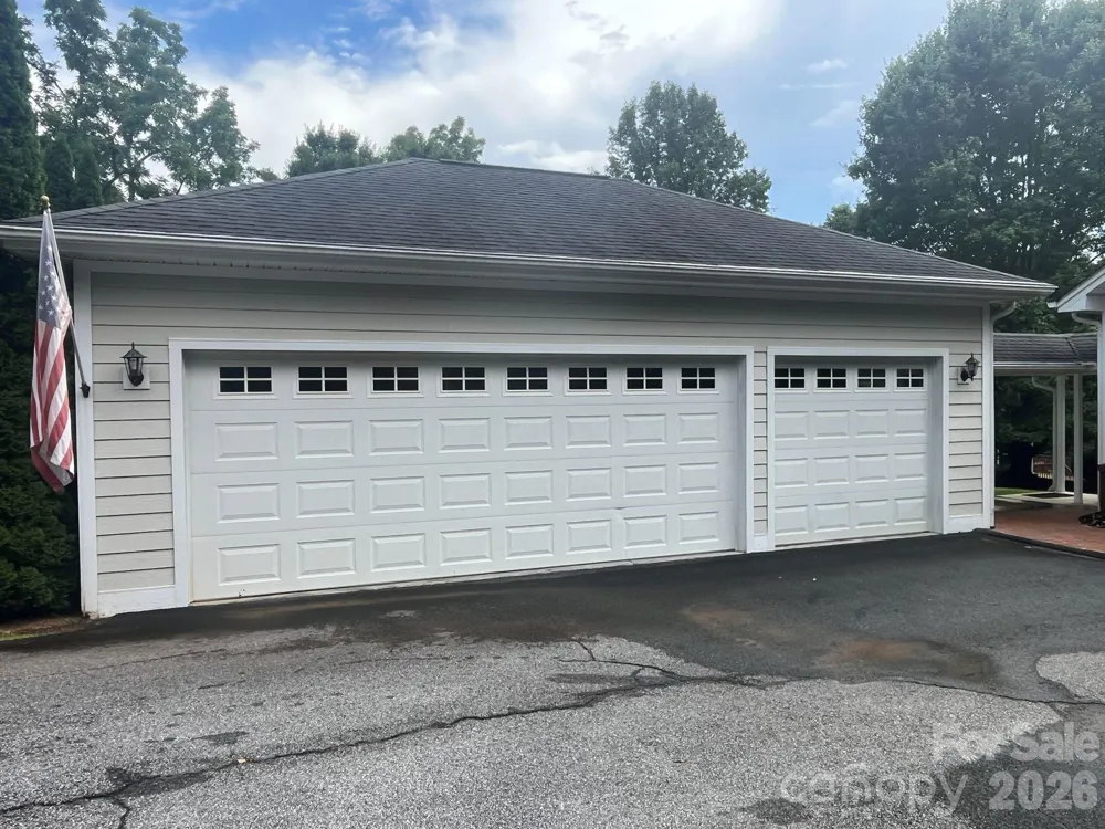 150 Holly Springs Road Hendersonville, NC 28729