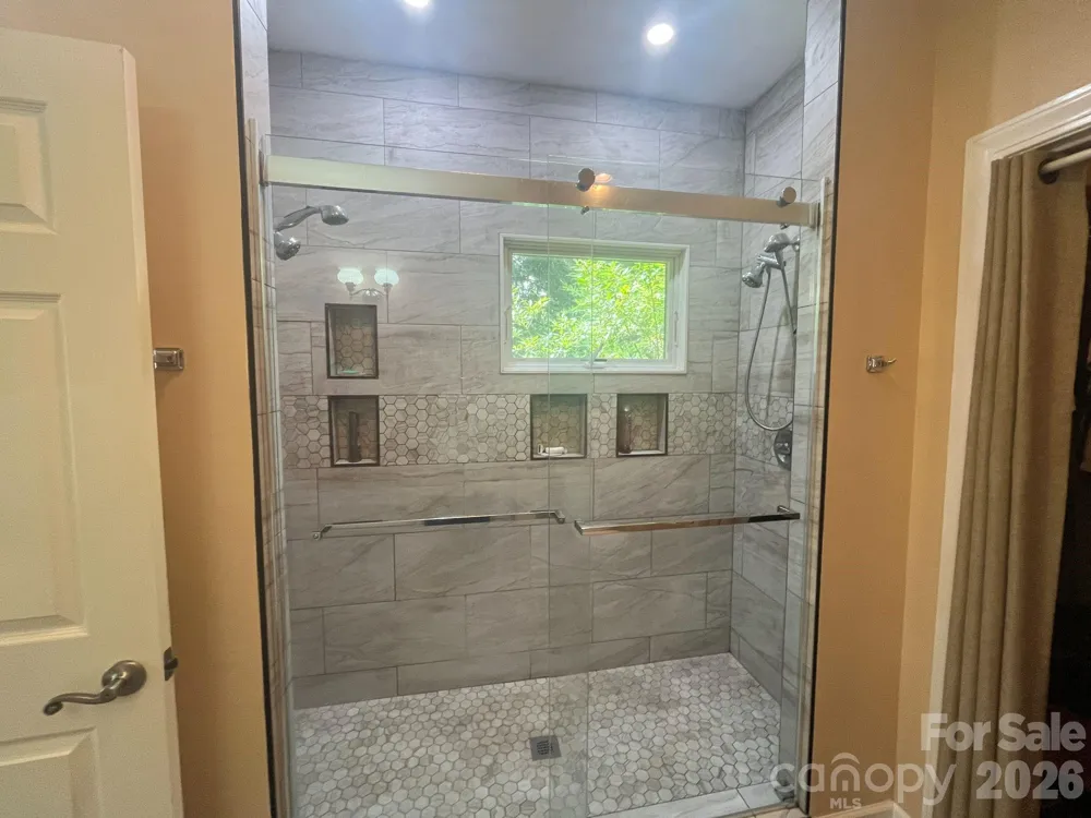 150 Holly Springs Road Hendersonville, NC 28729