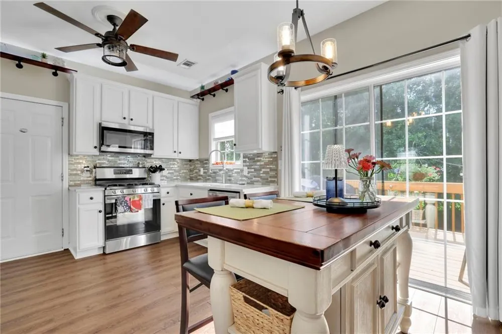 7660 Streamside Lane Cumming, GA 30028
