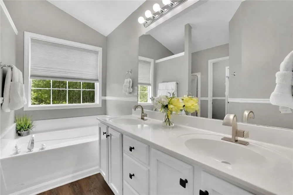 7660 Streamside Lane Cumming, GA 30028
