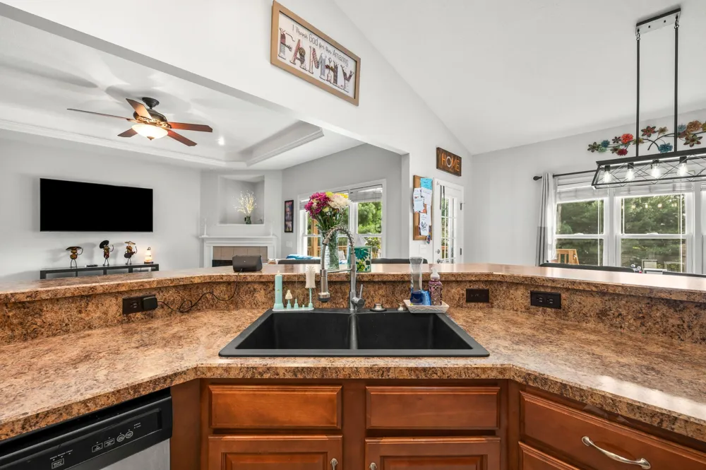 69265 Sundance Drive Edwardsburg, MI 49112