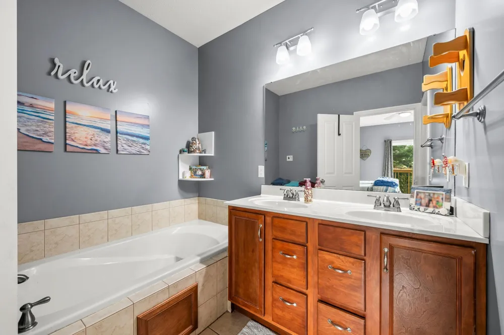 69265 Sundance Drive Edwardsburg, MI 49112