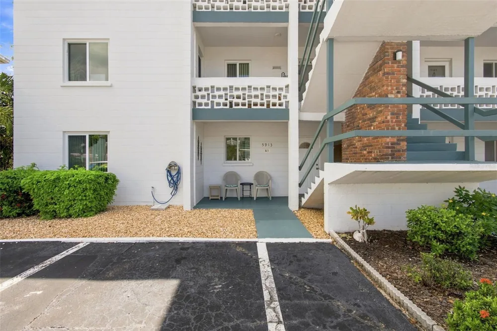 5913 17TH STREET W #1 Bradenton, FL 34207