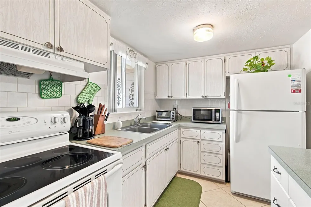 5913 17TH STREET W #1 Bradenton, FL 34207